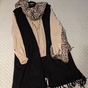 Olin black sweater vest with fringe 3X